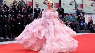 Lady Gaga si zahraje hlavní roli ve filmu Zrodila se hvězda