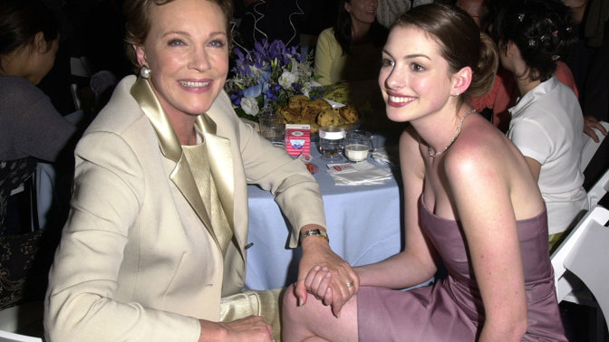 Anne Hathaway a Julie Andrews