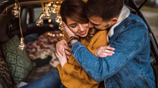 Cuffing season: sezónní randění, které nemá dlouhého trvání