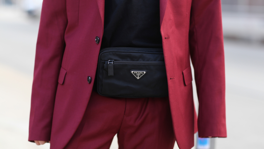 Prada přichází s kultovní nylonovou kabelkou z recyklovaných plastů Prada přichází s kultovní nylonovou kabelkou z recyklovaných plastů