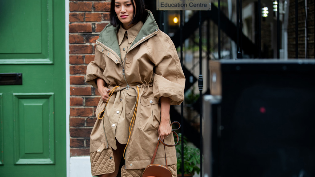Podzimní trendy 2024: Parka se vrací do módy. Jak ji stylově nosit?