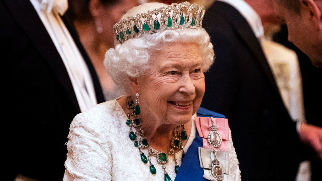 Královský job! Ovládněte sociální sítě britské královny