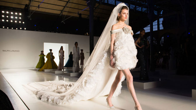 Nejkrásnější svatební šaty z haute couture přehlídek