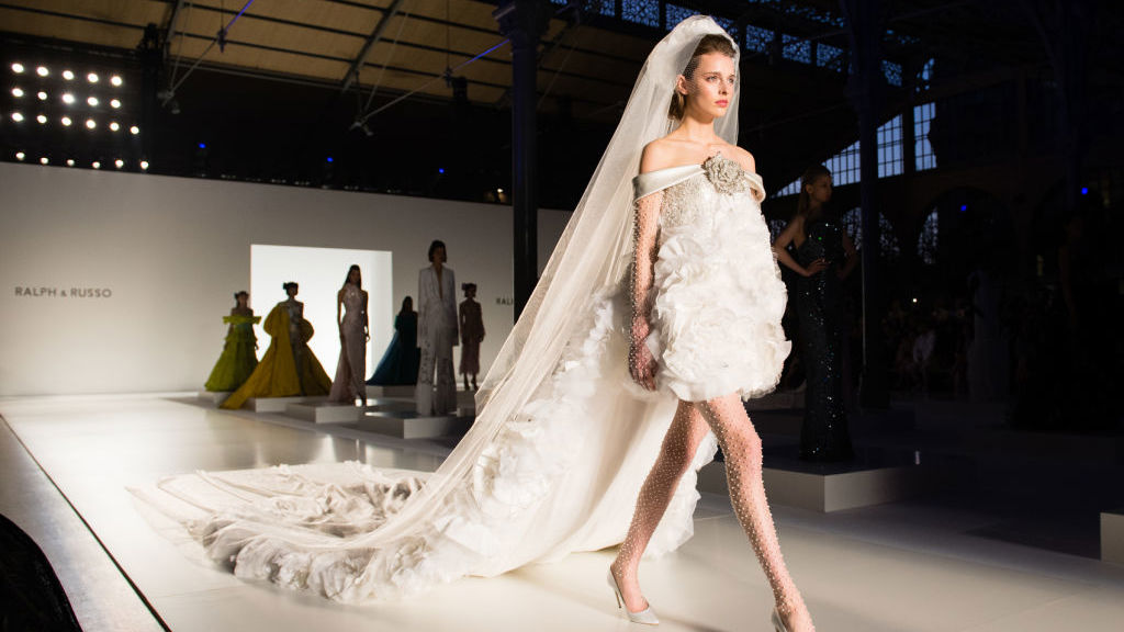 Nejkrásnější svatební šaty z haute couture přehlídek