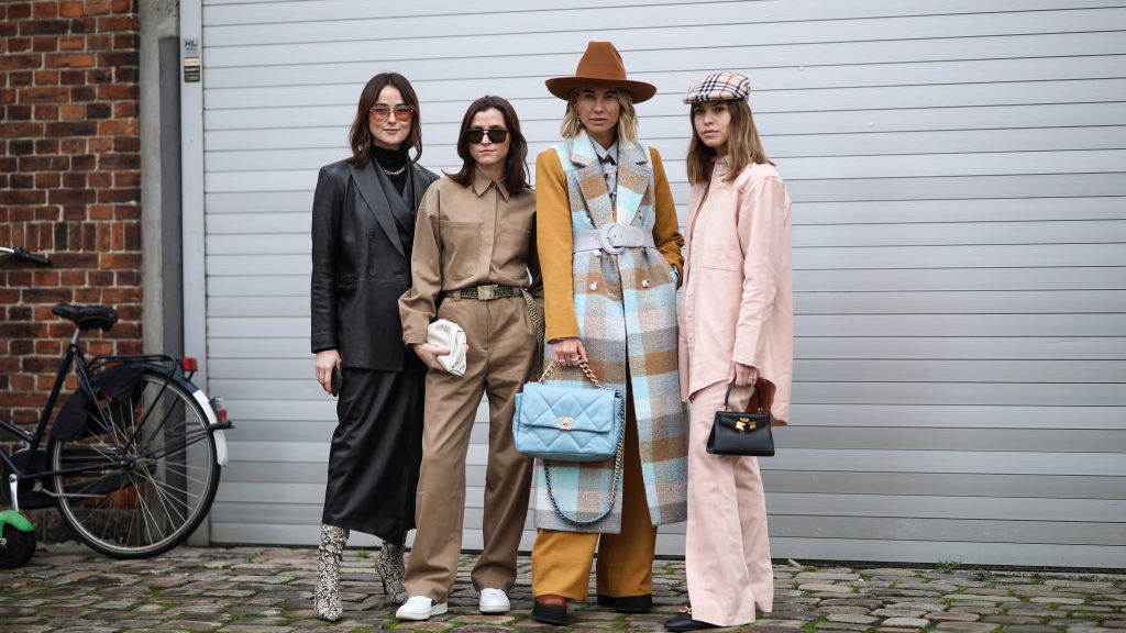 Přemýšlíte, co obléct v šedivém zimním počasí? Inspirujte se streetstylem z Kodaně