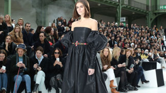 V čem se chodí na přehlídku a co se bude nosit na podzim? To nejlepší z Chanel show v Paříži