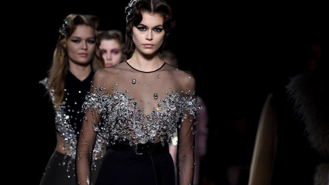 Kdo je současnou královnou přehlídkových mol? Bezpochyby Kaia Gerber! Kdo je současnou královnou přehlídkových mol? Bezpochyby Kaia Gerber!