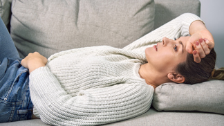Zvládněte premenstruační syndrom přírodními způsoby