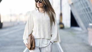 Ležérní outfit, který můžete nosit s lodičkami i teniskami.
Ležérní outfit, který můžete nosit s lodičkami i teniskami.