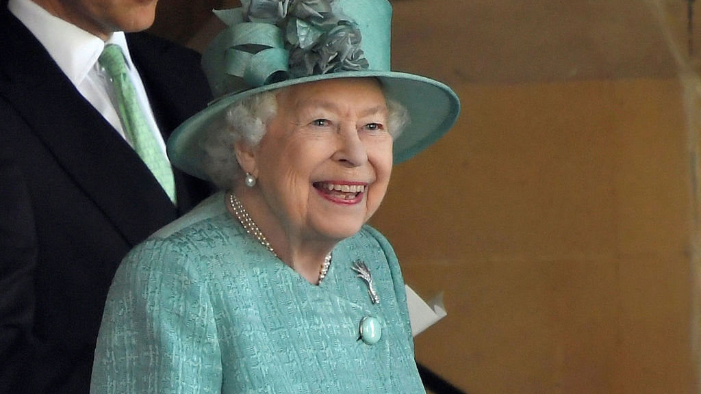 Opožděná oslava aneb Proč britští panovníci slaví narozeniny dvakrát v roce?