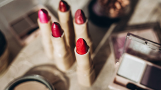 Hledáte inspiraci na neotřelé líčení? Pomohou vám kosmetické profily z Instagramu