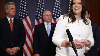Kamala Harris, Jacinda Ardern, Elise Stefanik: Příběhy žen, které dobyly svět politiky