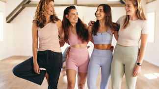 Ženy ve sportovním studiu