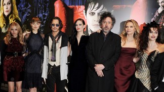 Tim Burton, Johnny Depp a herečky z filmu Temné stíny
