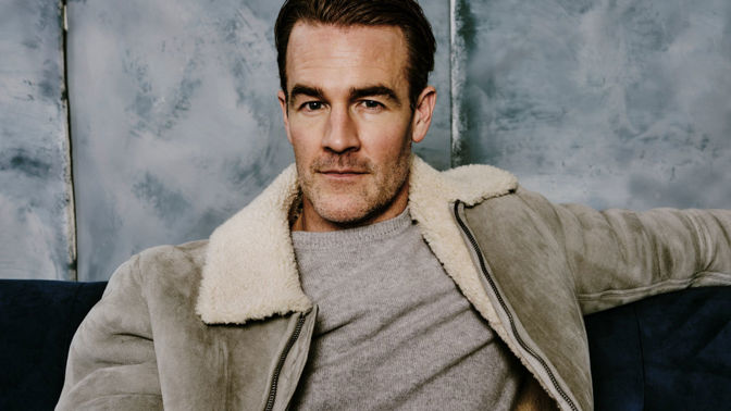 Herec James Van Der Beek (48) prohrál boj s rakovinou, na kterou zemřou tisíce Čechů ročně. Veřejně vyzýval k prevenci Herec James Van Der Beek (48) prohrál boj s rakovinou, na kterou zemřou tisíce Čechů ročně. Veřejně vyzýval k prevenci