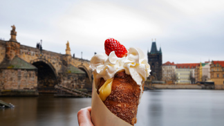 KVÍZ na tradiční jídla: Víte, z jakých zemí pochází hamburger, hranolky či trdelník?