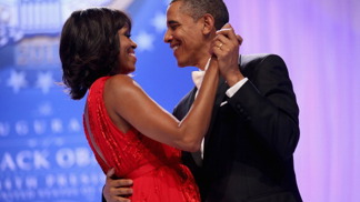 3 otázky podle Baracka Obamy, které by si partneři měli položit před svatbou