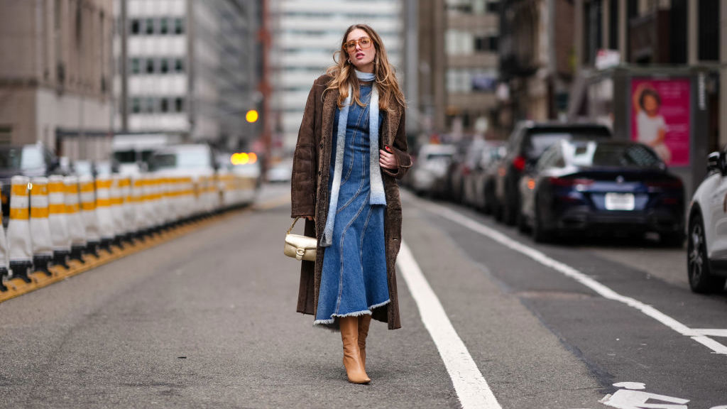 modré džínové denim šaty zimní outfit New York