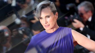 Omlazující módní triky pro ženy po šedesátce: Inspirujte se stylem Helen Mirren, Jane Fonda i Andie MacDowell