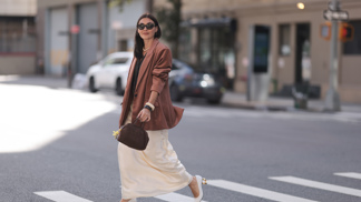V hlavní roli nadčasové sako: 5 podzimních outfitů, které vám budou slušet ve 30 i 50