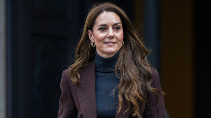 Hnědá, šedá a vínová: Kate Middleton miluje trendy barvy roku 2025
