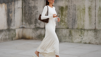 Zapomeňte na malé černé, v létě 2025 letí little white dress: Našly jsme 25 nejkrásnějších modelů