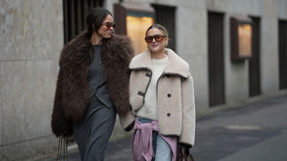 krátký béžový teddy coat