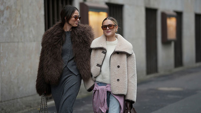 krátký béžový teddy coat