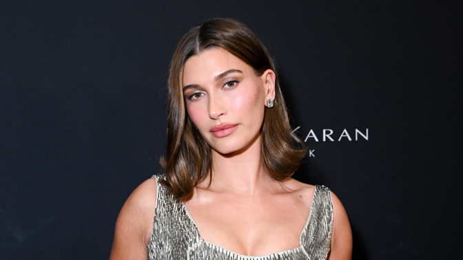 Hailey Bieber a její mirror hair
Hailey Bieber a její mirror hair