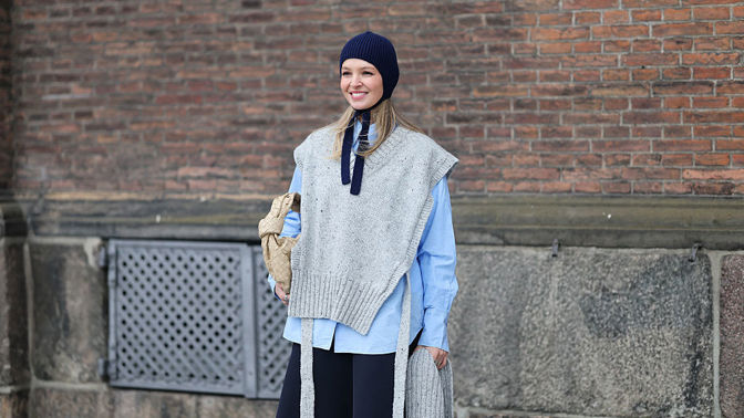 modrý pletený bonnet čepec streetstyle Kodaň