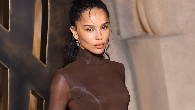 U Zoë Kravitz můžete pozorovat precizní vykreslení rtů a jen tak akorát protaženou kočičí linku
U Zoë Kravitz můžete pozorovat precizní vykreslení rtů a jen tak akorát protaženou kočičí linku