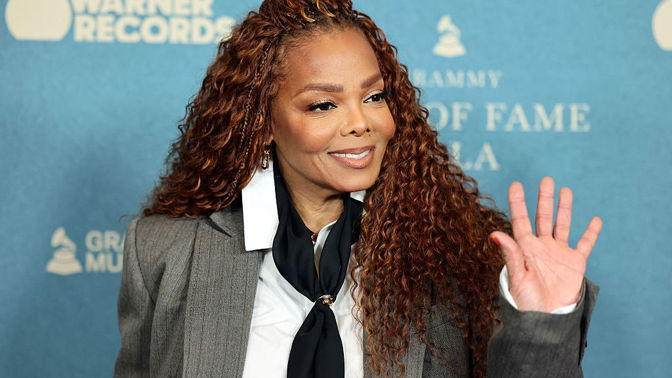 Janet Jackson a její recept na krásu v 60: Tvrdě na sobě pracuje, má malé dítě a její pleť je zázrak přírody