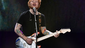 Ed Sheeran dostal nabídku od prince Harryho, aby mu zahrál na svatbě