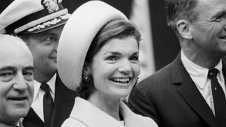 Lekce módního stylu podle ikonické Jackie Kennedy. Sedm pravidel, která platí i dnes