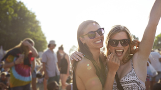 Na festival sbalte foťák! 13 tipů na bezkonkurenční festivalové fotky