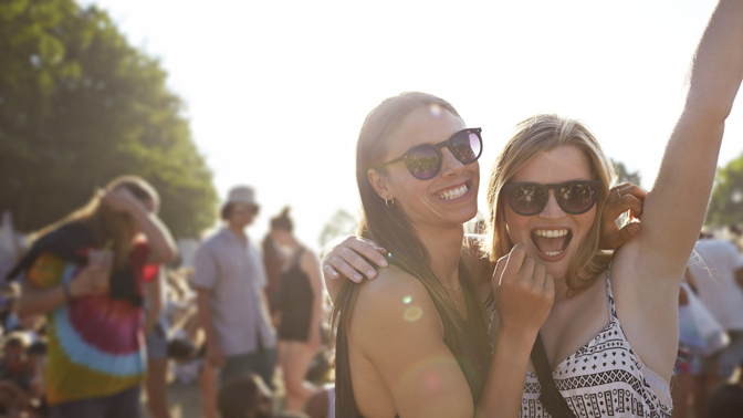 Na festival sbalte foťák! 13 tipů na bezkonkurenční festivalové fotky