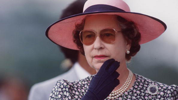 9 trendů, které jsou překvapivě inspirované britskou královnou Alžbětou II.
