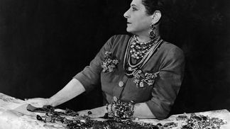  Helena Rubinstein vybudovala kosmetické impérium díky krému od maminky. Do práce si nosila vlastní svačinu, aby ušetřila