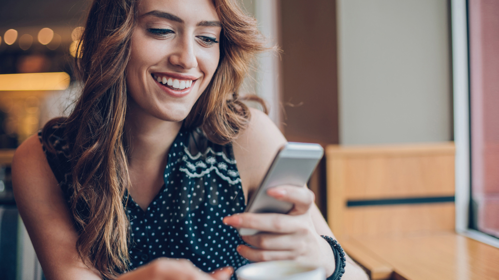 Revoluce v online seznamování! Tinder přichází se žhavou novinkou