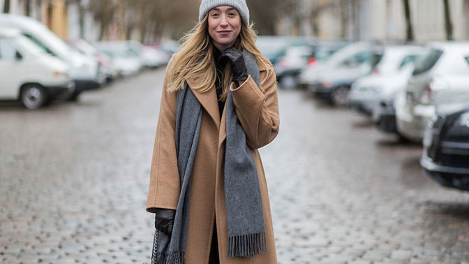 9 nejvíc trendy kabátů ve velbloudí barvě, které si můžete hned pořídit