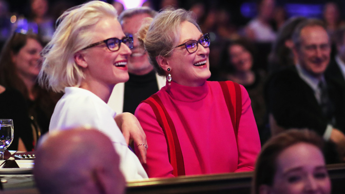 Meryl Streep a Mamie Gummer

Legendární přísná šéfka ze snímku Ďábel nosí Pradu a hlavní postava Mamma Mia! má dceru, která je také herečkou. Dokonce si zahrály i spolu, a to ve filmu Nikdy není pozdě z roku 2015. Mimo to hraje Mamie Gummer spíše v seriálech (například Doktorka Emily).
