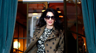Těhotenský styl Amal Clooney: Inspirace pro každého