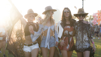 Festivalová sezóna je tu! Poradíme vám, co na sebe