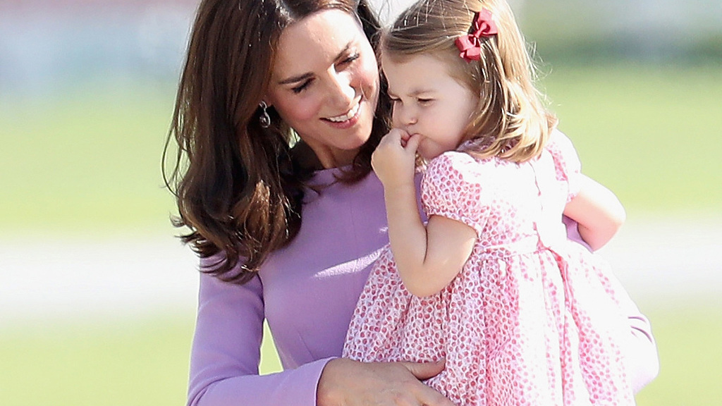 Jaká matka, taková dcera aneb Roztomile sladěné outfity Kate a Charlotte