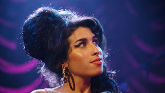 Oslavila by 38. narozeniny. Připomeňte si příliš krátký život Amy Winehouse