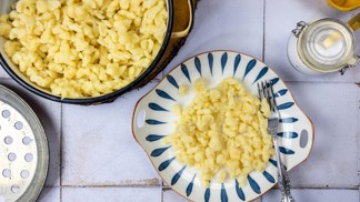 Vyzkoušejte halušky jen z mouky: Snadný recept na univerzální přílohu i hlavní jídlo Vyzkoušejte halušky jen z mouky: Snadný recept na univerzální přílohu i hlavní jídlo