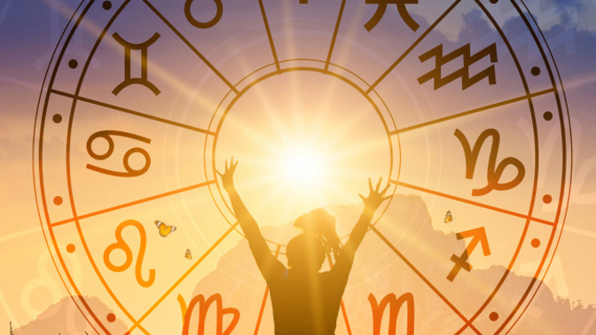  Horoskop od 20. listopadu: Ryby mají jít do akce, Blíženci nechat minulost spát