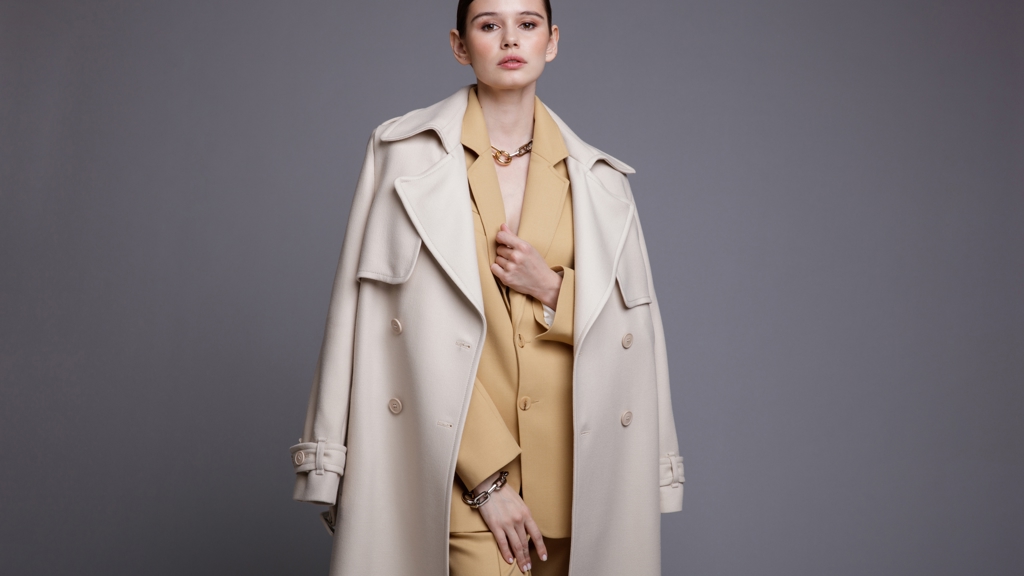 Typu hruška sluší oversize rovné kabáty a kalhoty s vysokým pasem
Typu hruška sluší oversize rovné kabáty a kalhoty s vysokým pasem