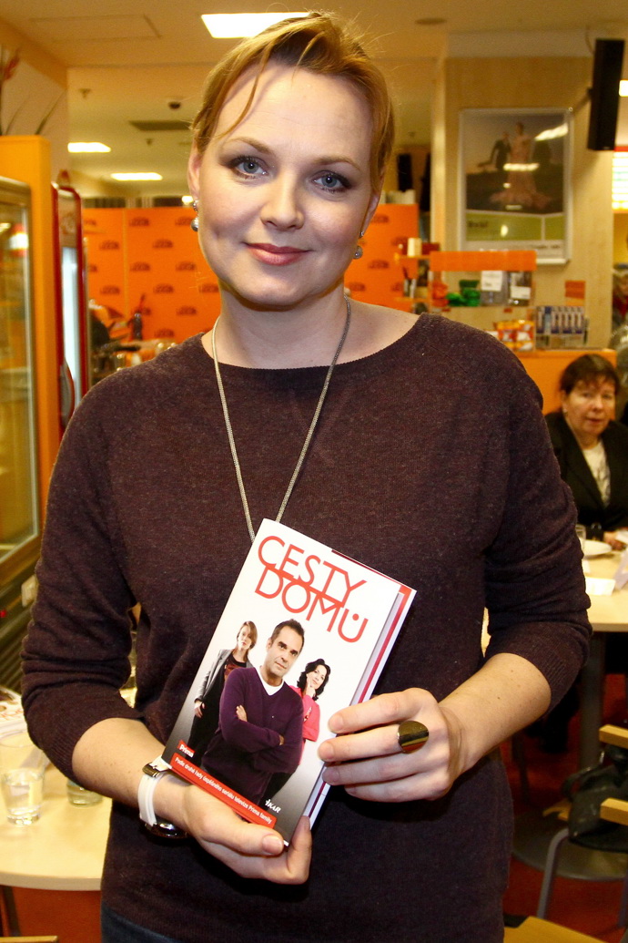 Kamila Špráchalová se ovšem dlouhodobě realizuje především v dabingu. 