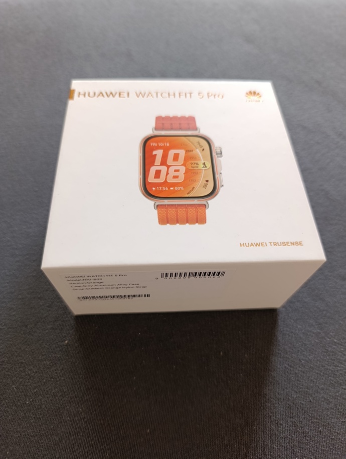Jak už jsme zvyklí, hodinky Huawei Watch Fit 5 Pro mají nejen elegantní design, ale i praktické balení.